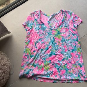 Never worn lily Pulitzer t shirt medium
